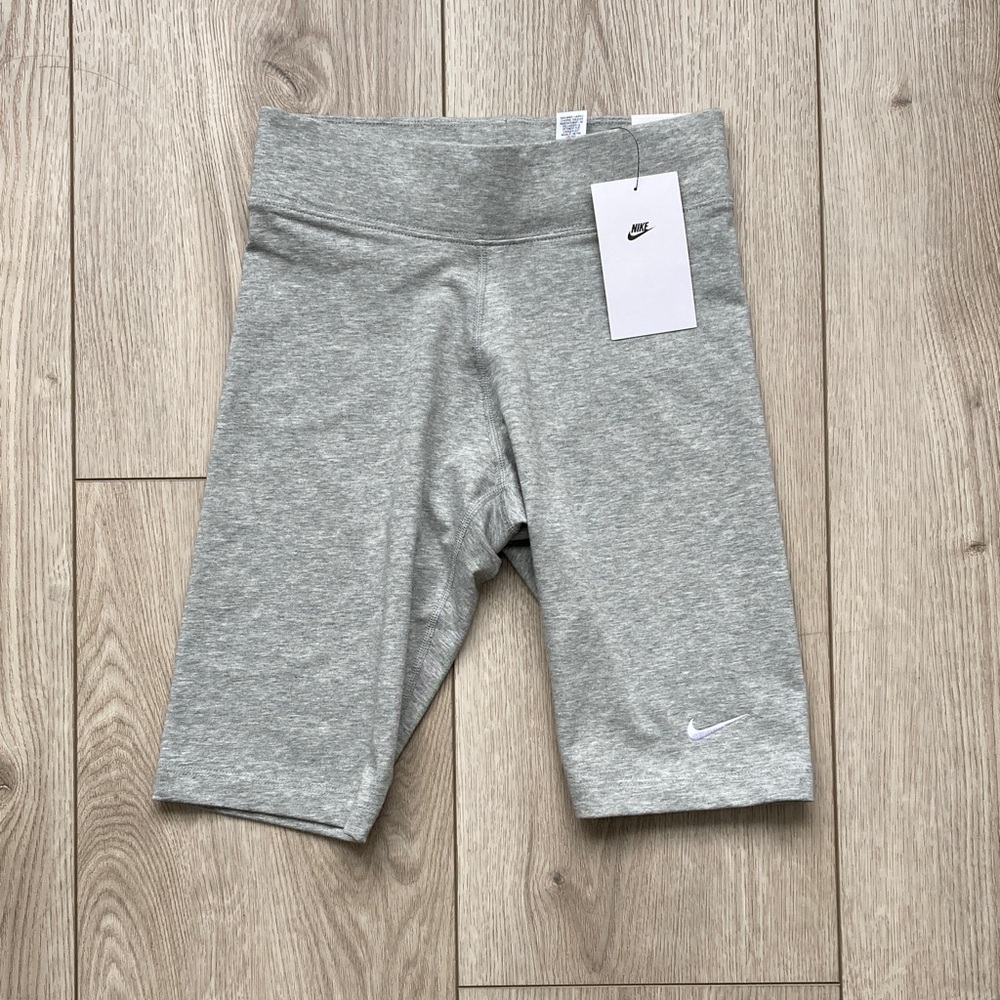 Nike Shorts Tight Fit Short Length Women’s XS Gray Soft Cotton
